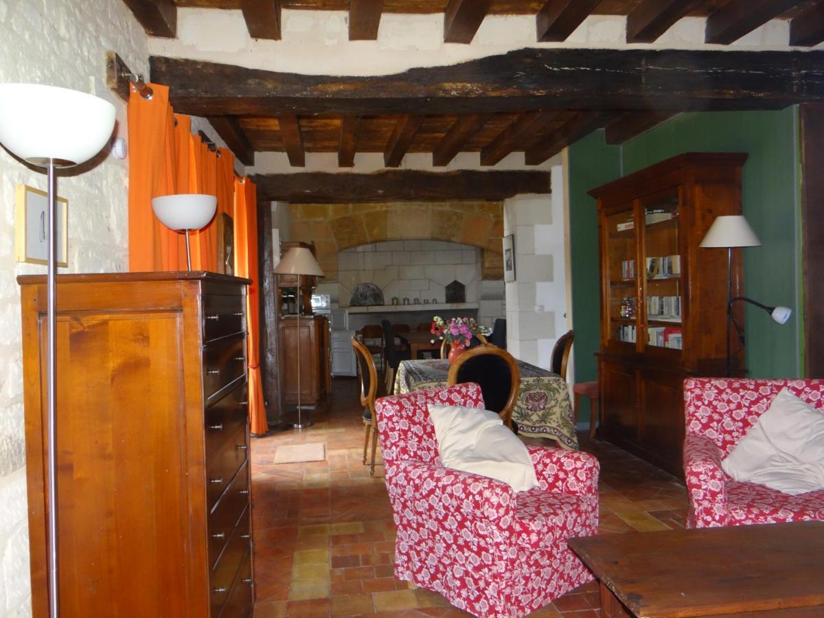 Gite Du Manoir Des Roches Saires Exterior photo